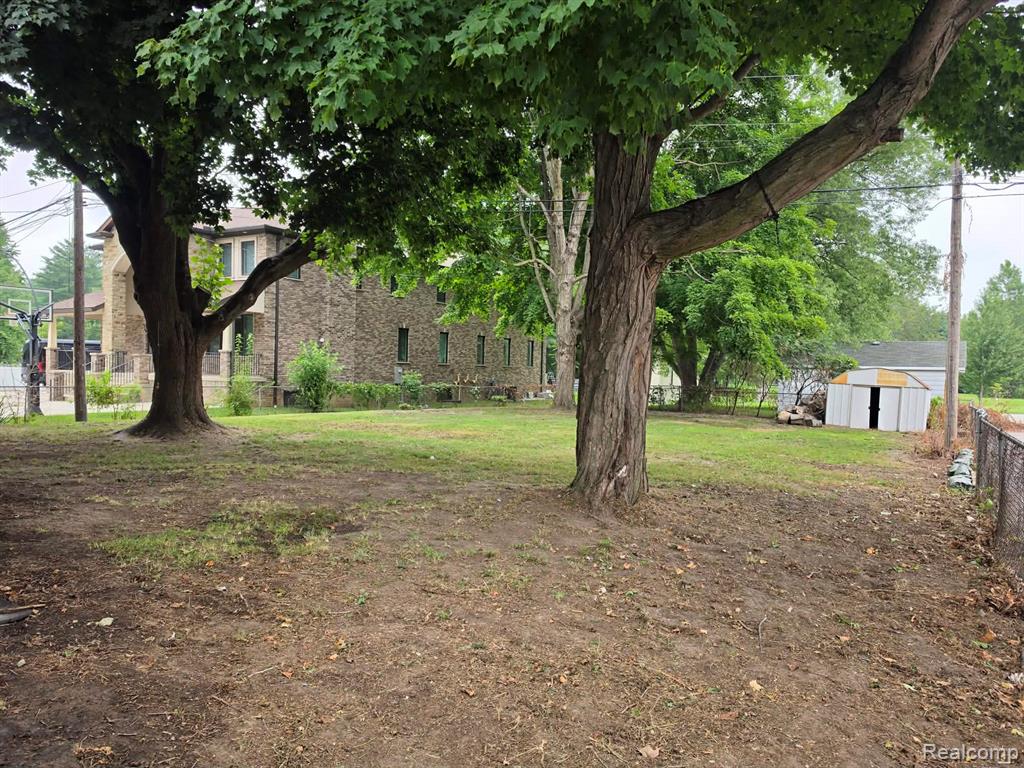 main property photo 30
