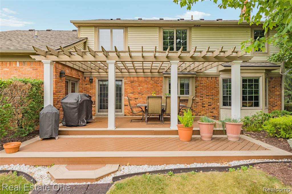 main property photo 78