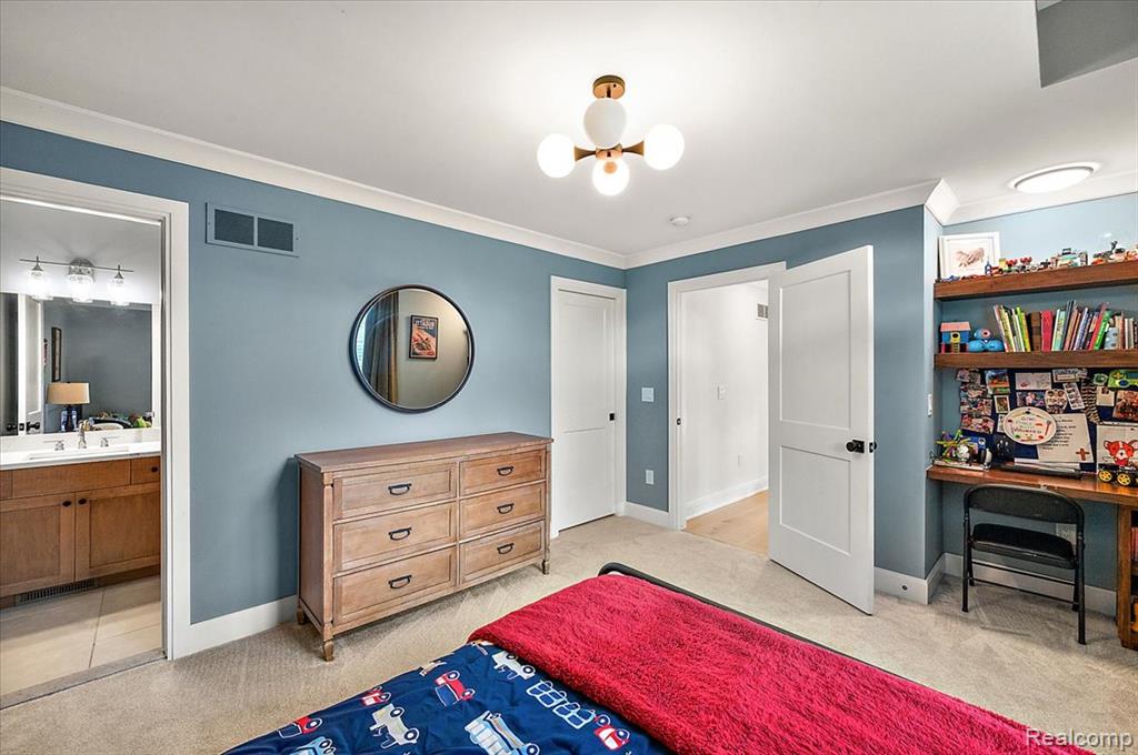 main property photo 54