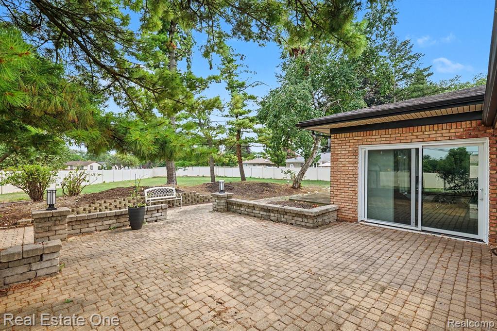 main property photo 43