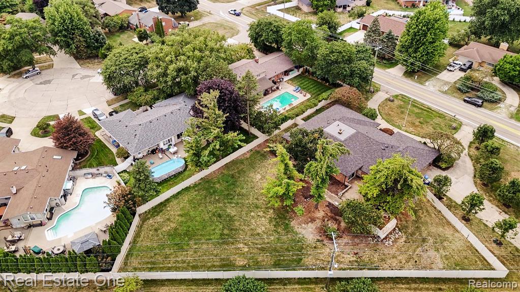main property photo 48