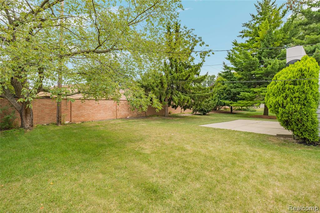 main property photo 44