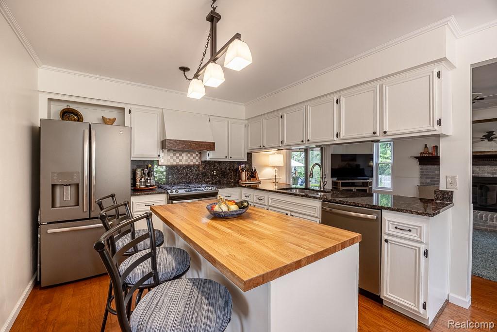 main property photo 24