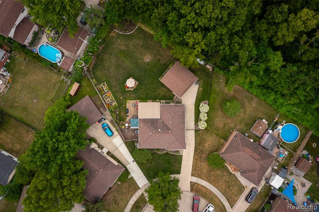 main property photo 47