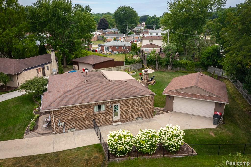 main property photo 49
