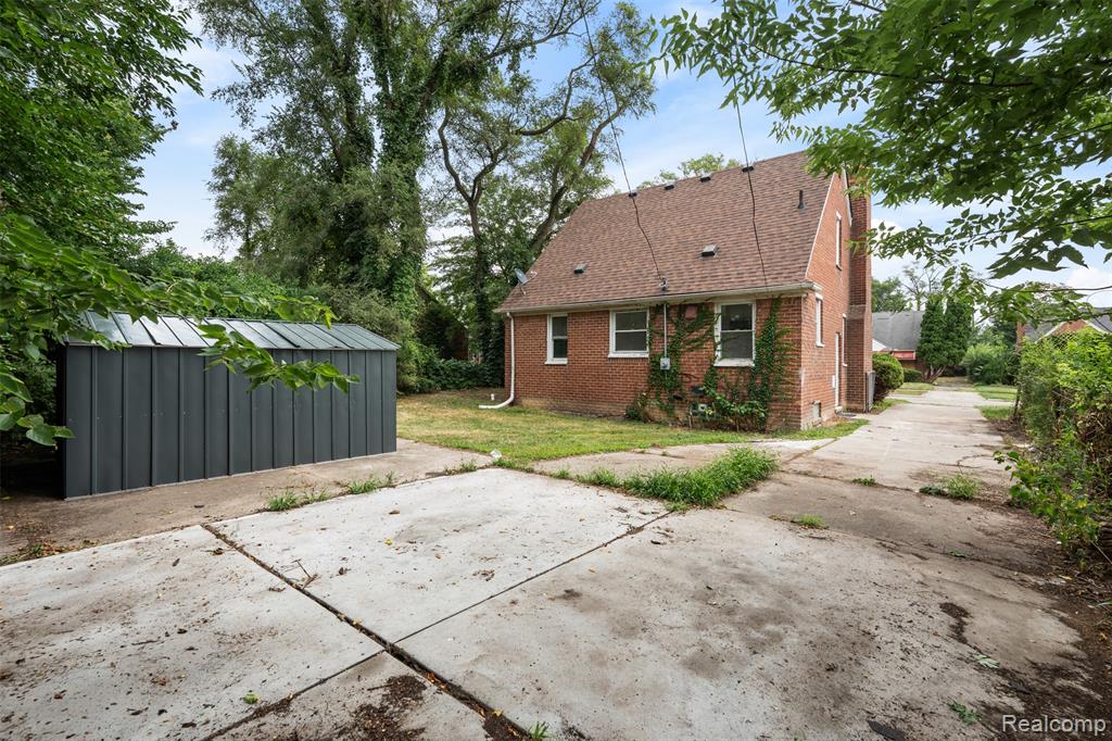 main property photo 22