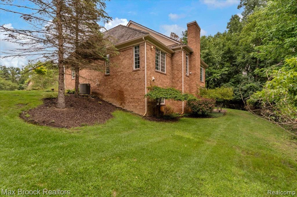 main property photo 29