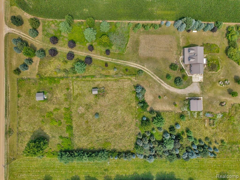 main property photo 39