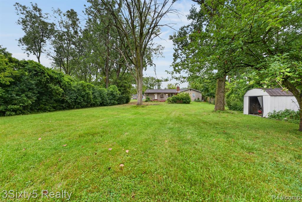 main property photo 32
