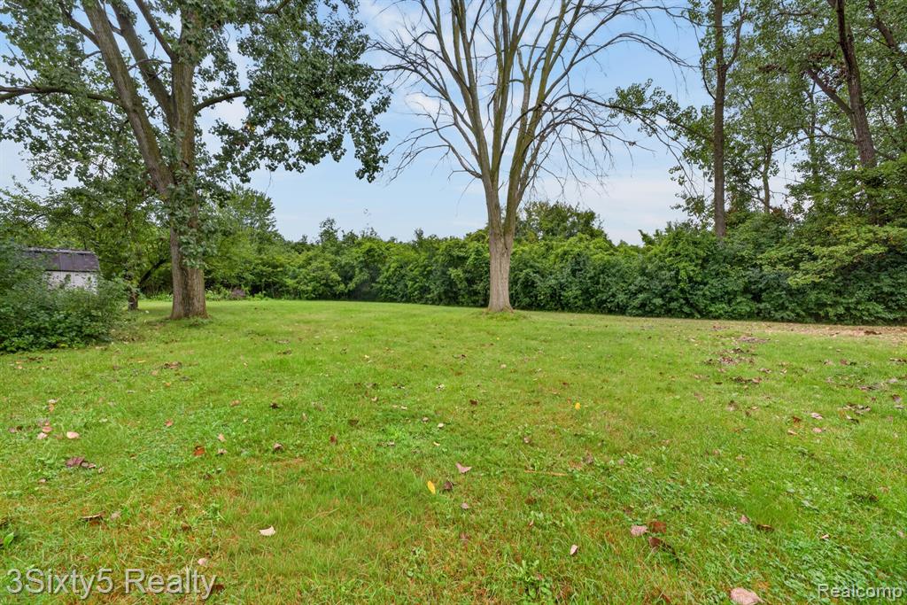 main property photo 34