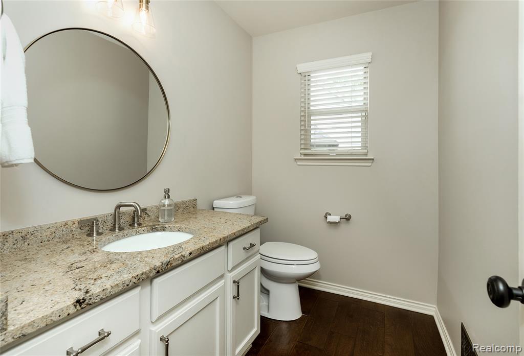 main property photo 20