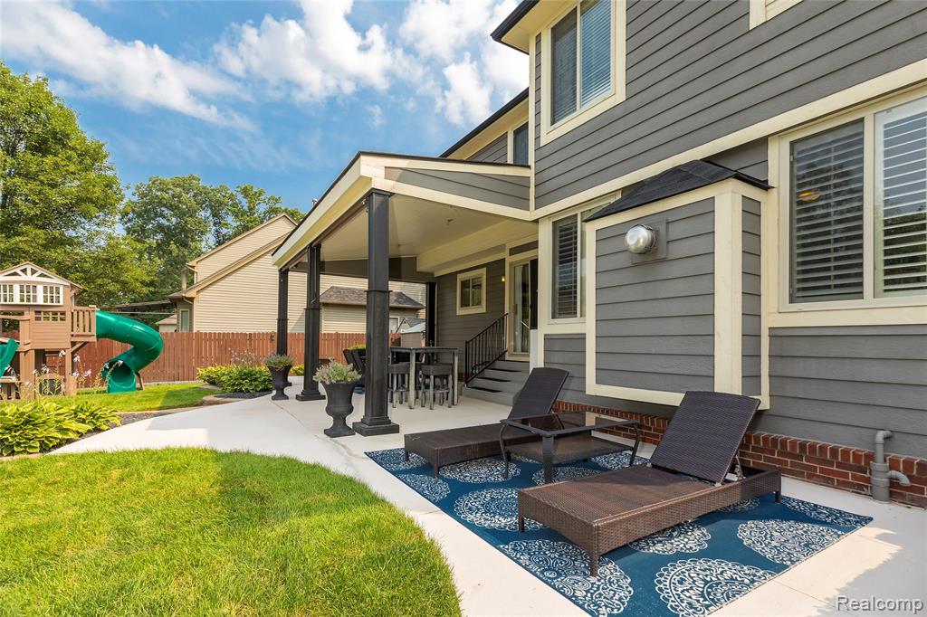 main property photo 46