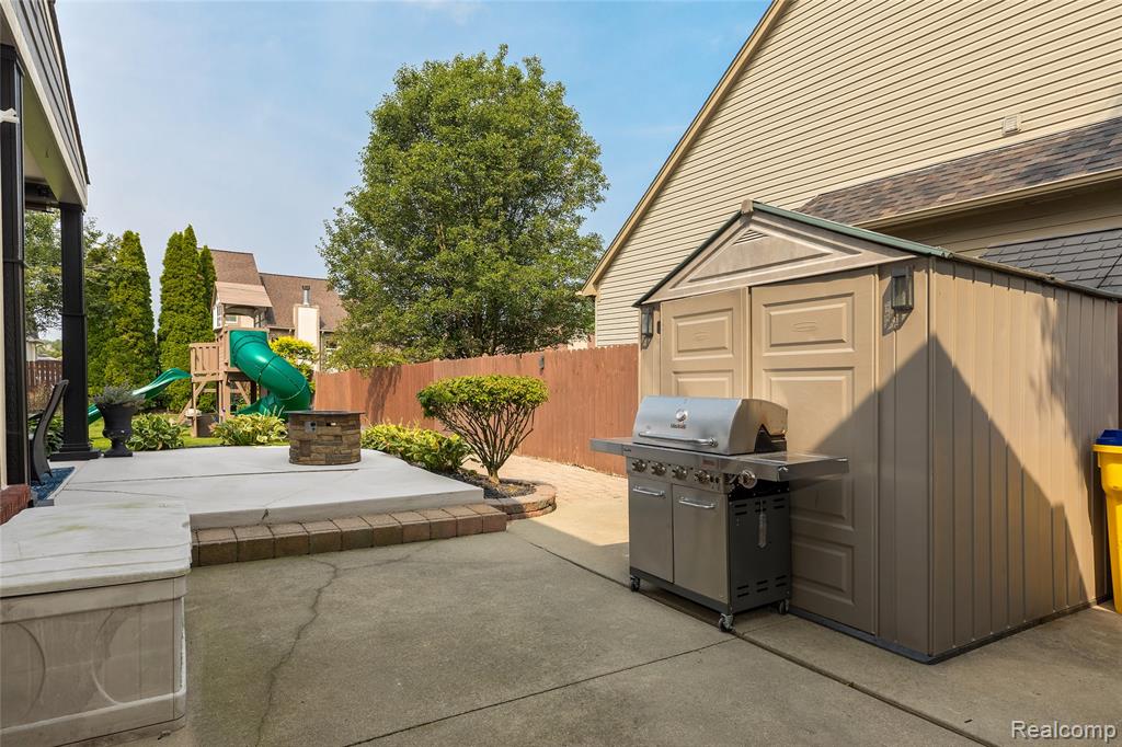 main property photo 50