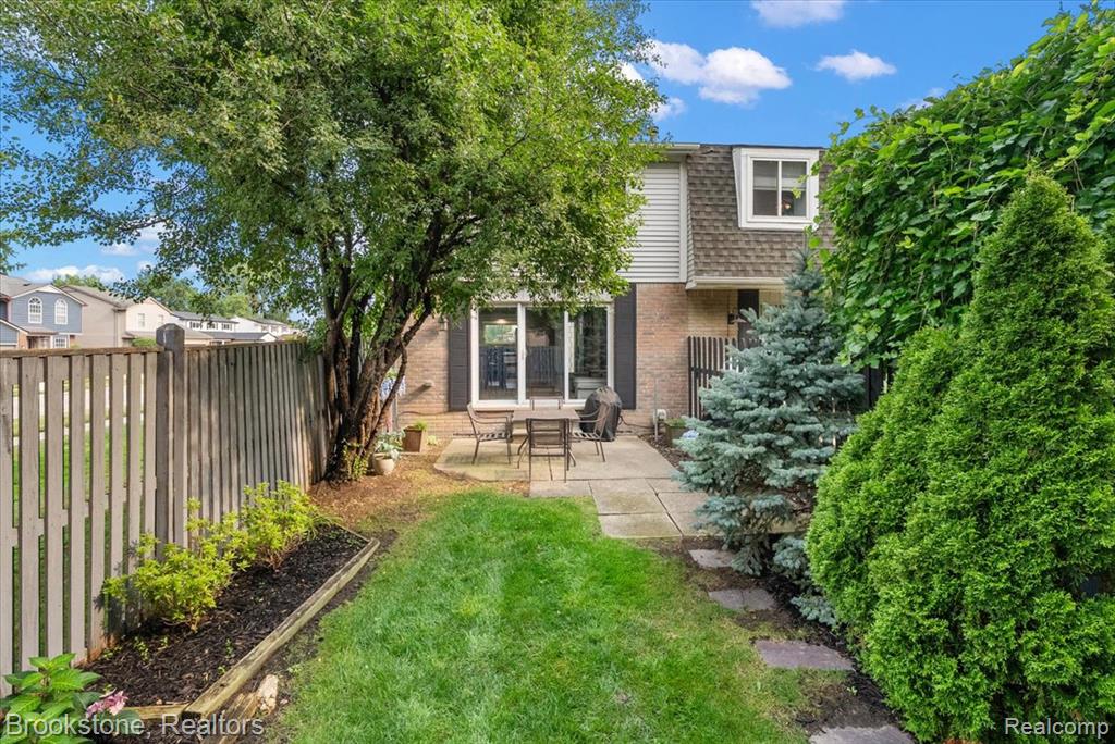 main property photo 33