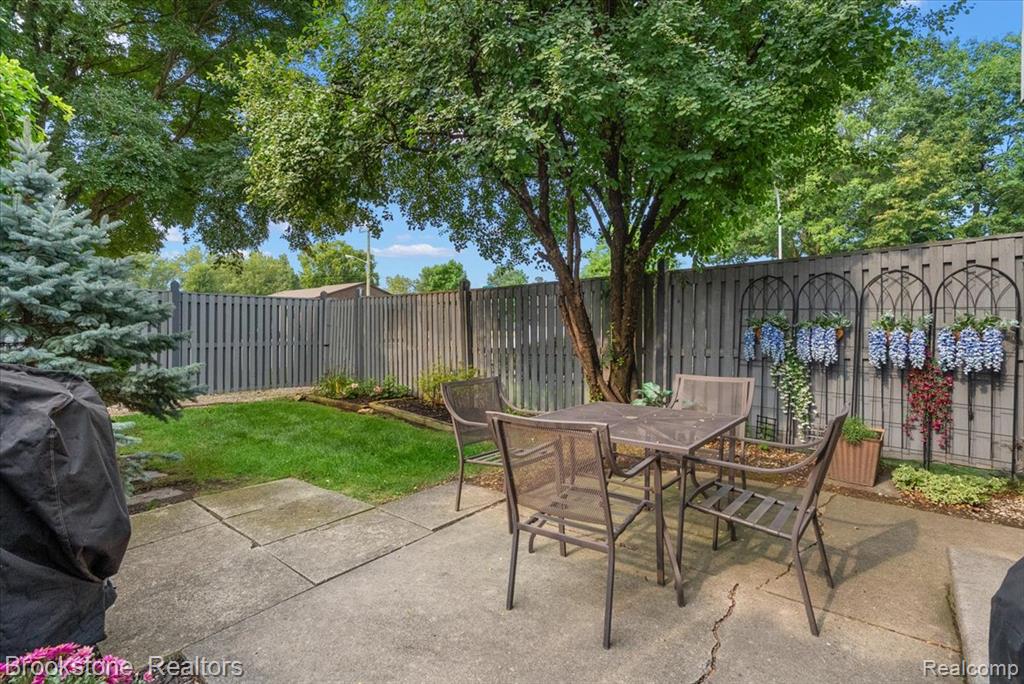 main property photo 36