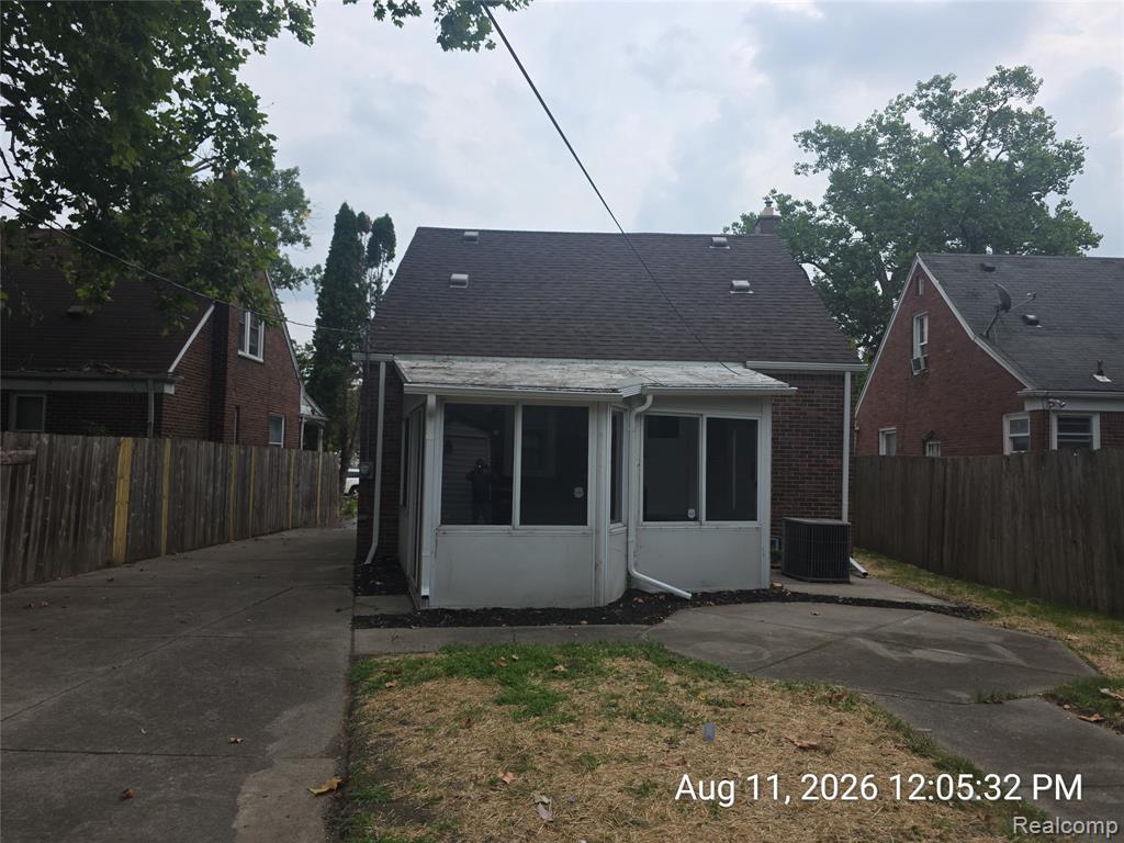 main property photo 9