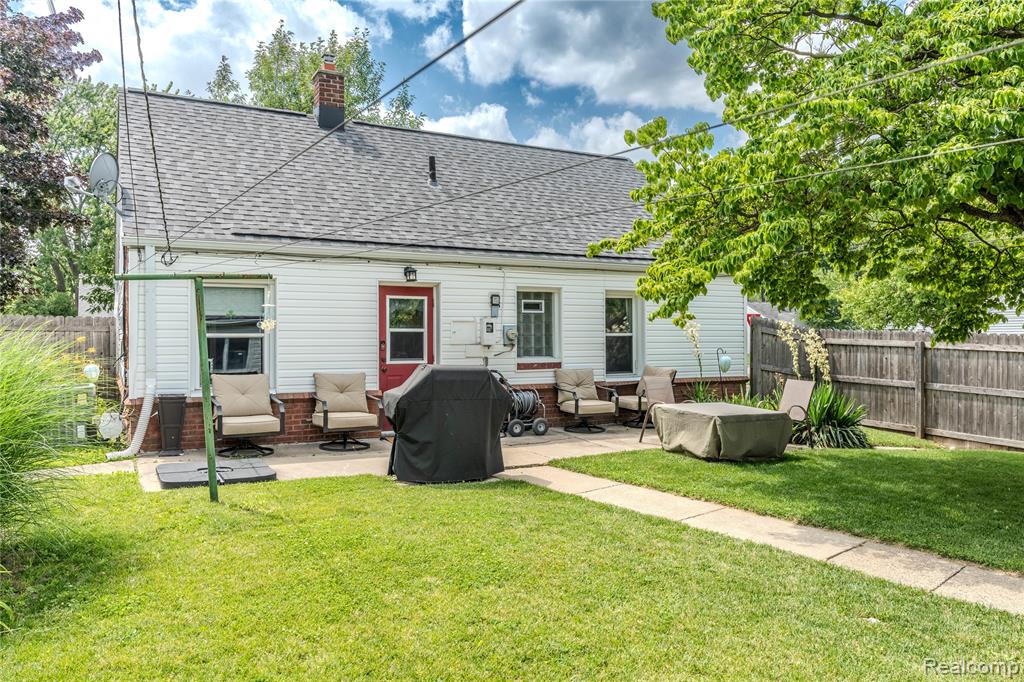 main property photo 23