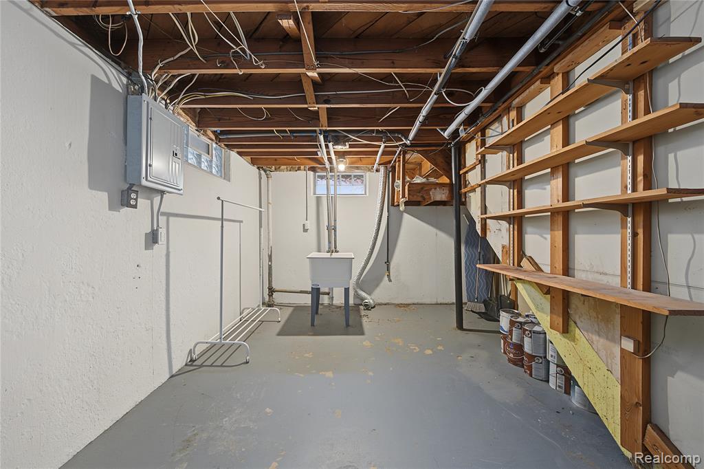 main property photo 37