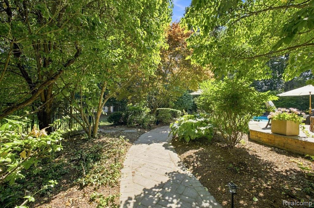 main property photo 75
