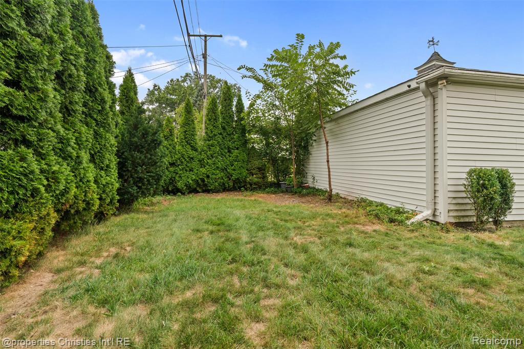 main property photo 26