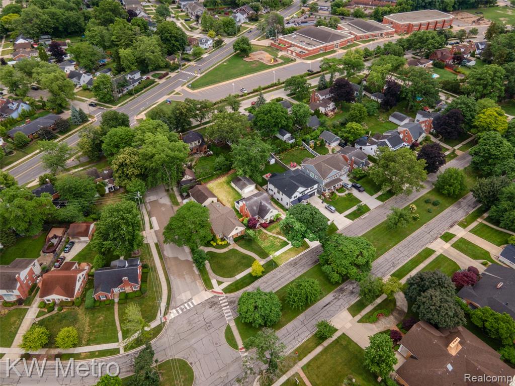 main property photo 12