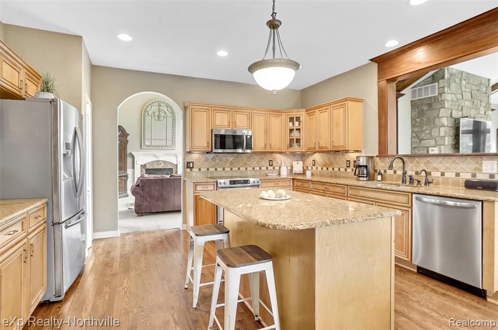 main property photo 24