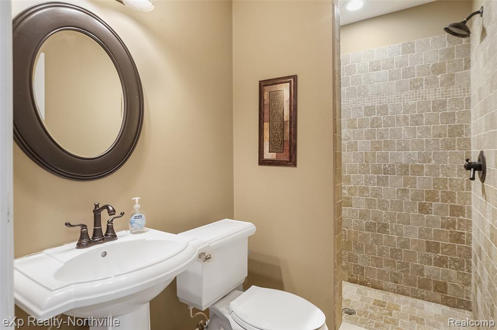 main property photo 63