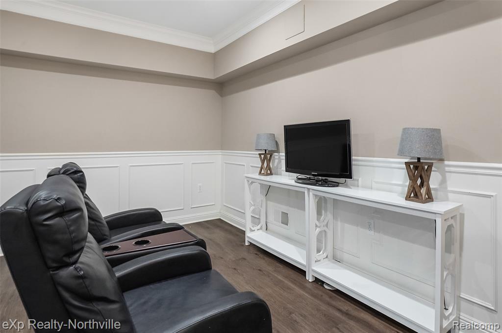 main property photo 66