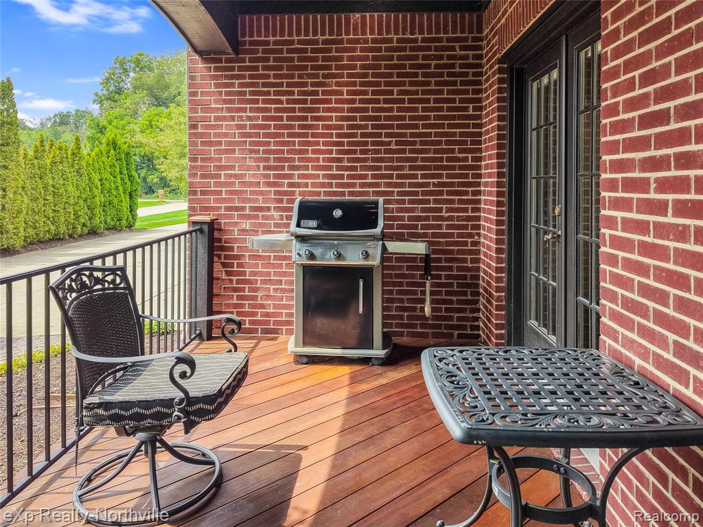 main property photo 74