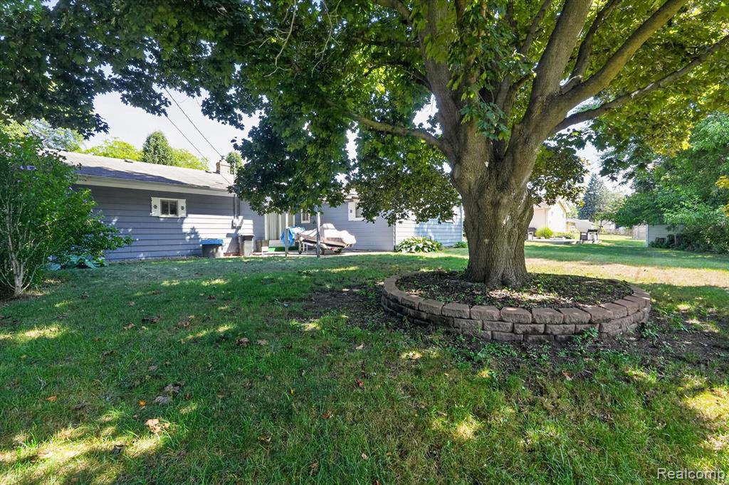 main property photo 45