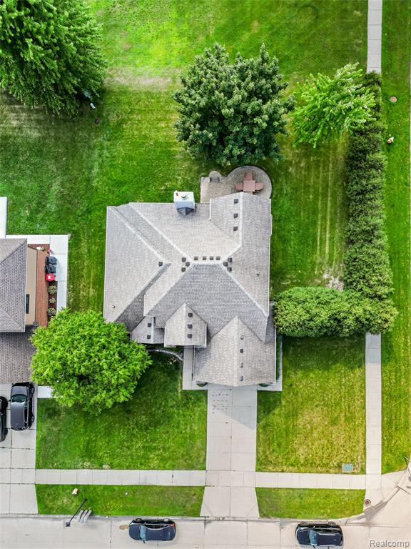 main property photo 25