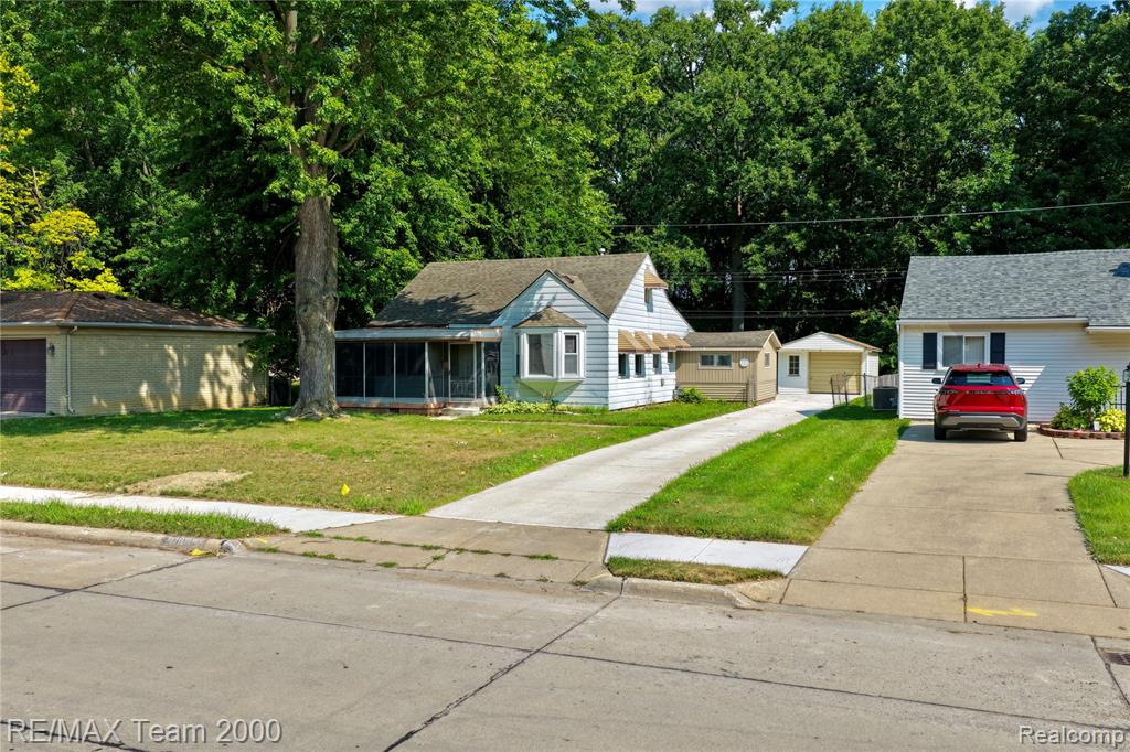 main property photo 3