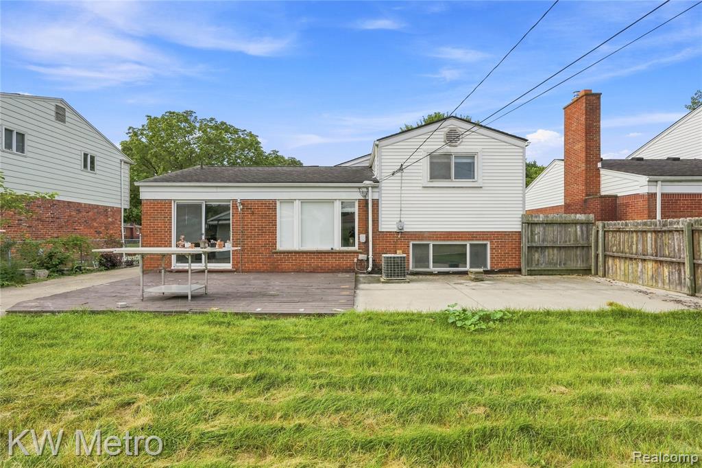 main property photo 26