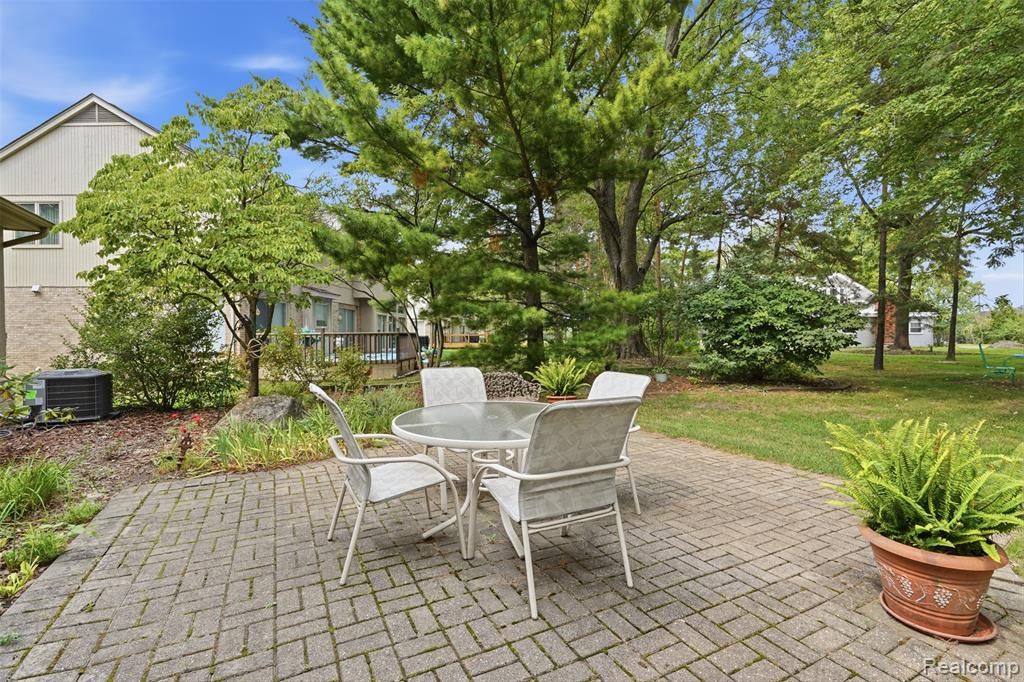 main property photo 44