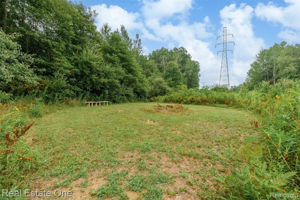 main property photo 17