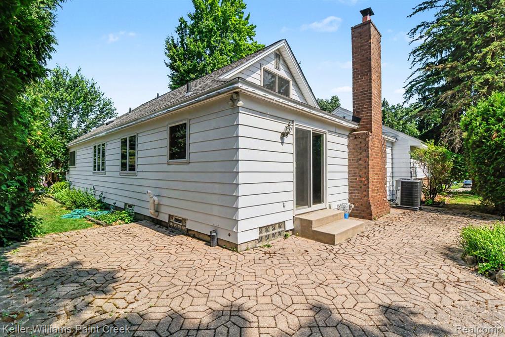 main property photo 19