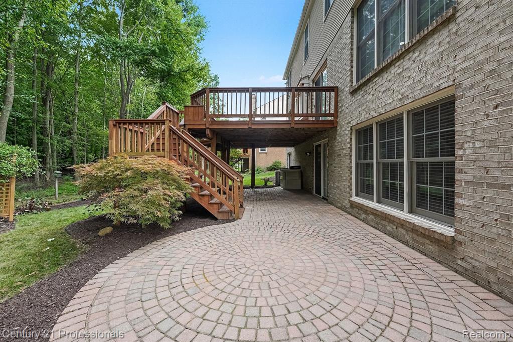 main property photo 23