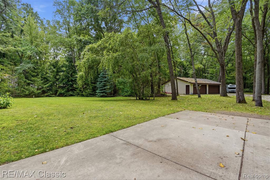 main property photo 41