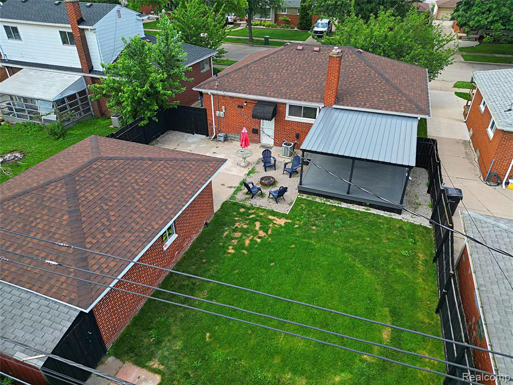 main property photo 37