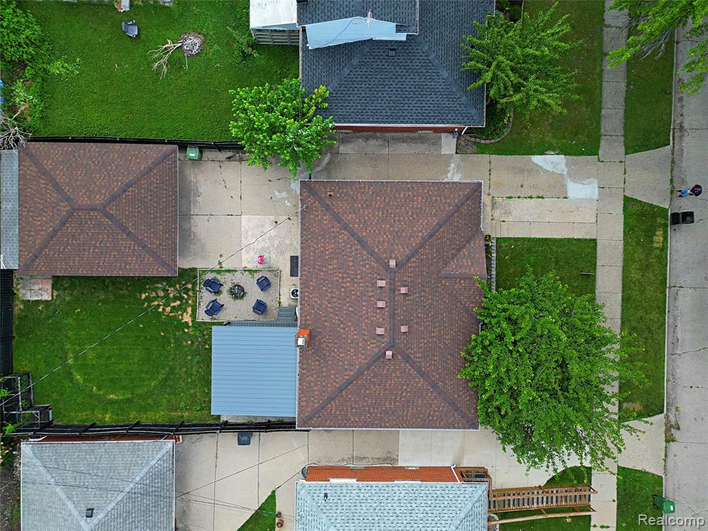 main property photo 45