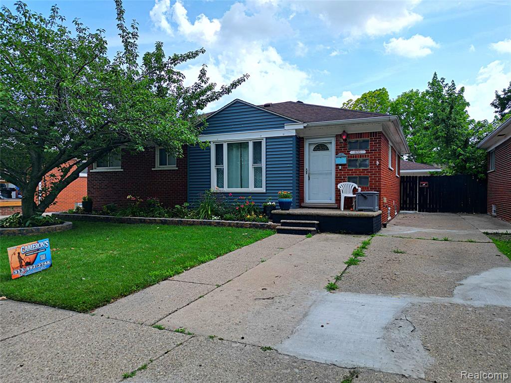 main property photo 48