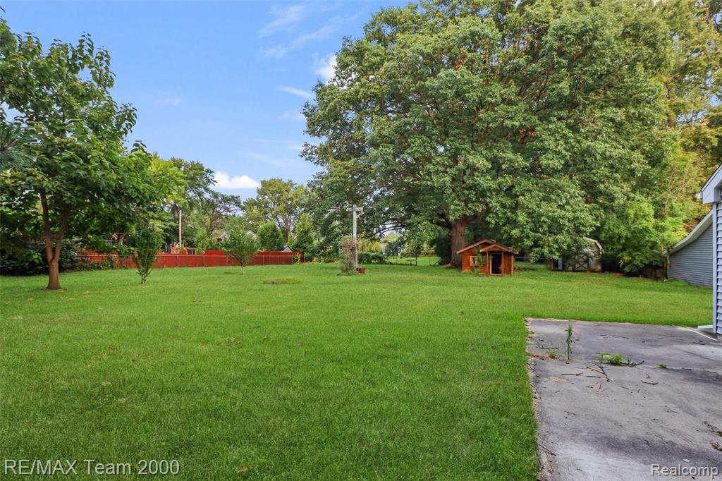 main property photo 12