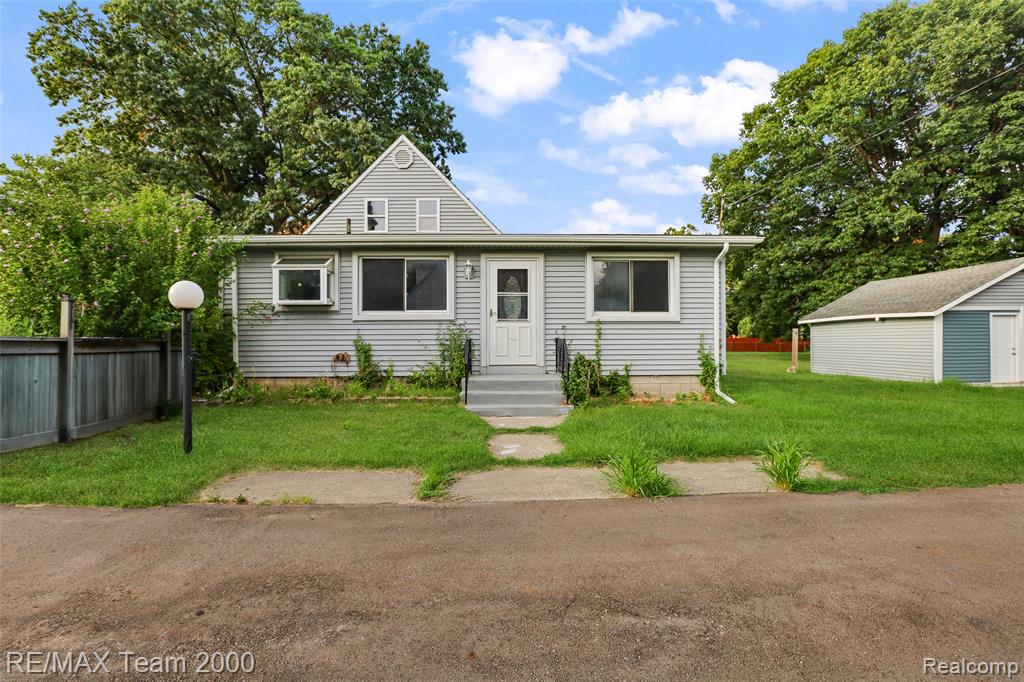 main property photo 6