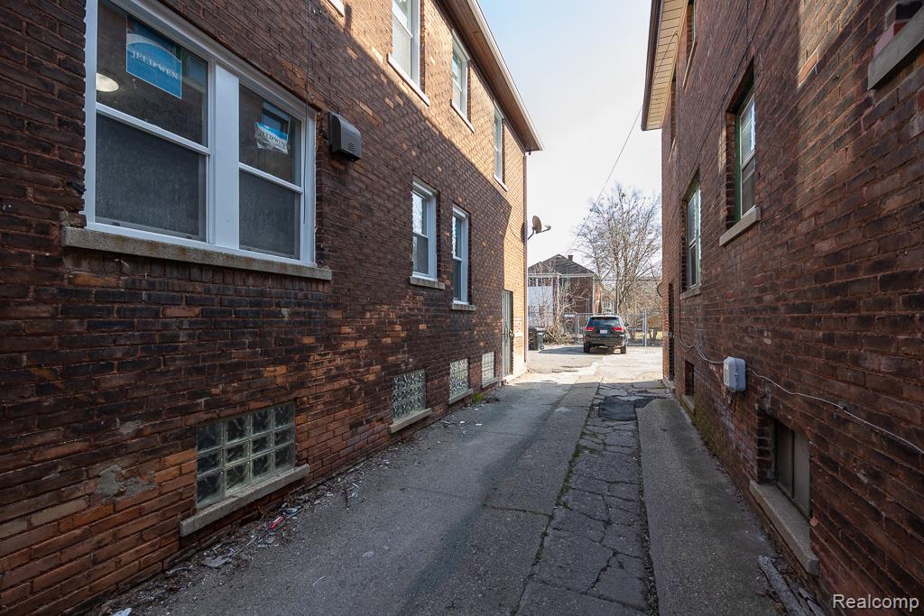 main property photo 34