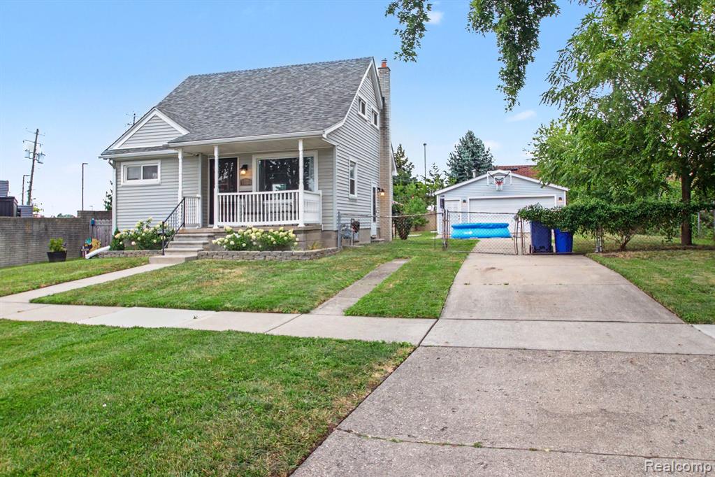 main property photo 23