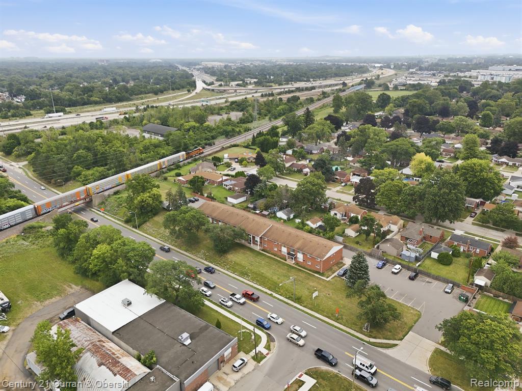 main property photo 33