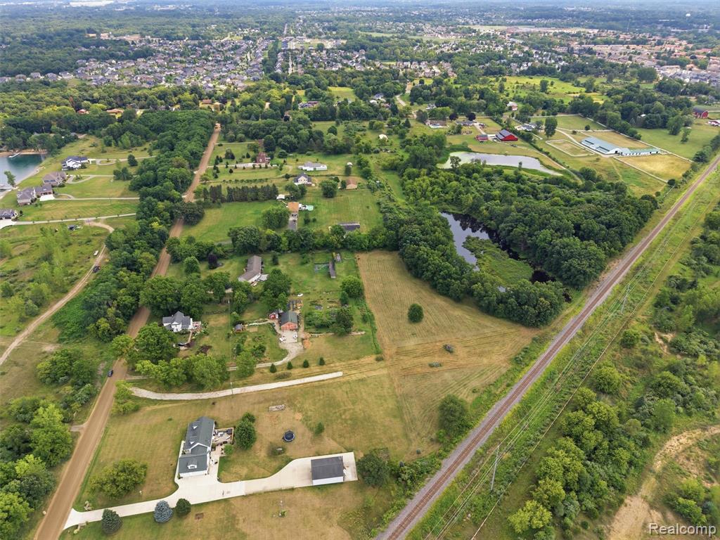 main property photo 18