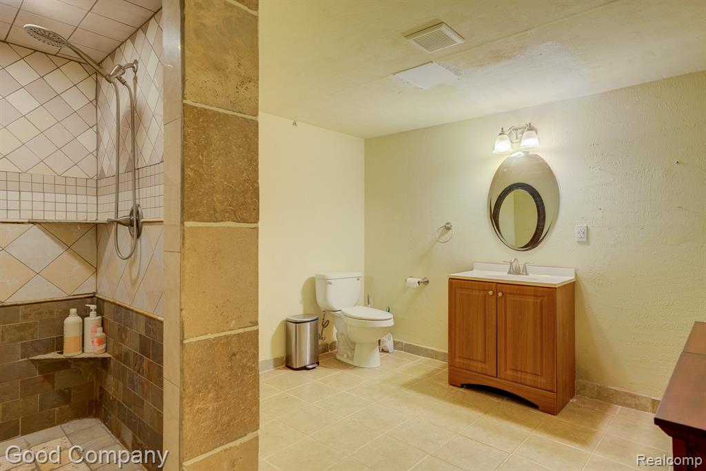 main property photo 73