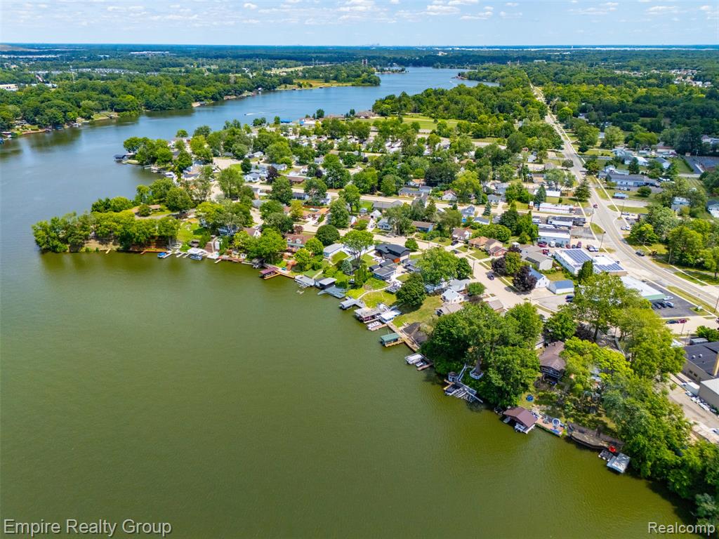 main property photo 74