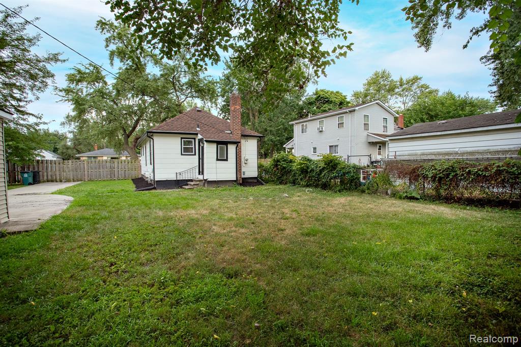 main property photo 34